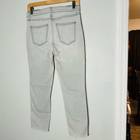 SPANX Women's Gray Ultra Light Wash Denim The Slim-X Cropped Jeans Size 29 - Picture 2 of 10